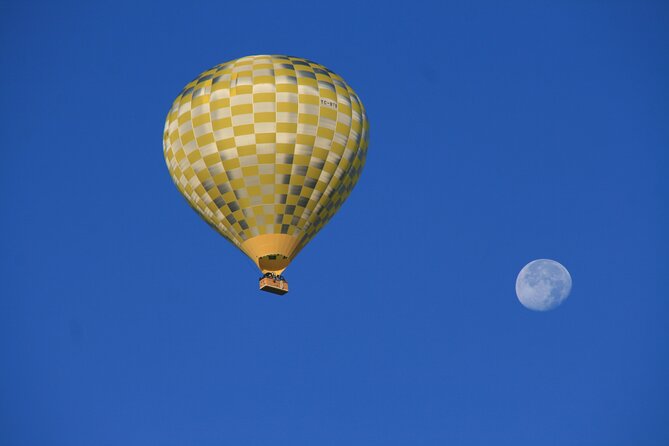 1 Hour Standard Flight at GOREME OVER - Landing Morning to Evening: Certificate, Champagne, and Transfers Home