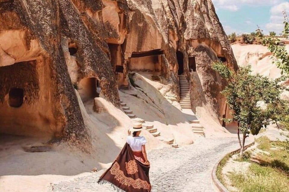 2 Days in Cappadocia: Guided Red and South Tour - Avanos pottery workshops and lunch: a needed change of pace