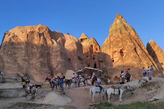 Cappadocia Horse Back Riding Tour Daily/Sunset - Guides and photo support: how to get great pictures