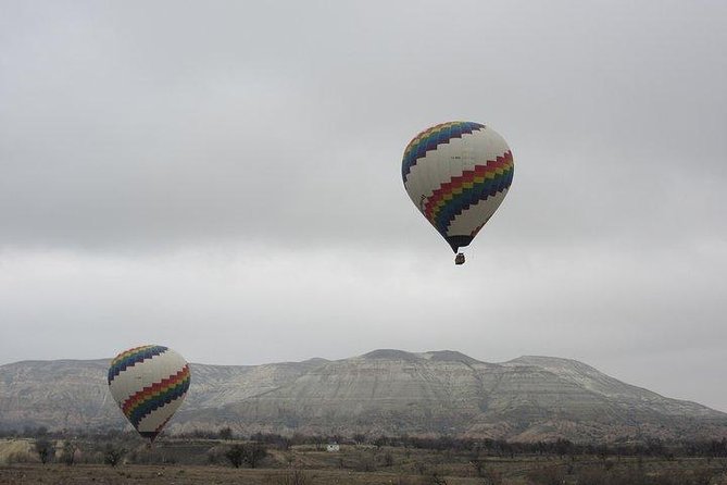 Cappadocia Hot Air Balloon Ride with Breakfast and Champagne - Group size and comfort: what “up to 28” can feel like
