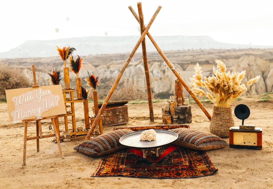 Cappadocia: Love Valley Proposal Service with Transfers - The Sunrise and Balloon Advantage (And How It Helps Your Photos)