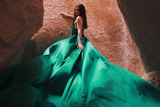 Cappadocia Private Photo Shoot with Flying Dress & Hotel Pickup - The flying dress: what it is and why it photographs well
