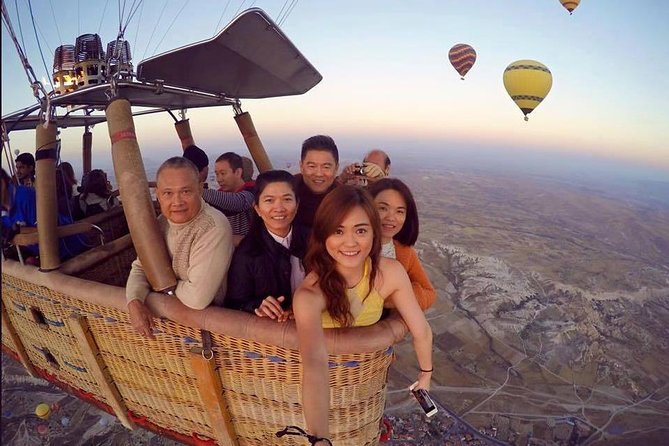 From Istanbul: 3-Day Cappadocia Highlights Tour by Plane - Uchisar Castle Viewpoint: Ending Day 2 With a Big Picture Moment