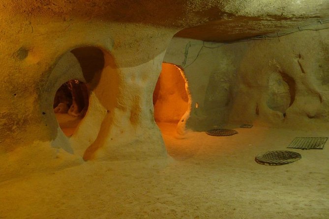 Full Day Daily Cappadocia Tours - Uçhisar Castle: defence fortress turned souvenir street