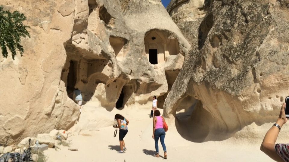 Göreme: Full-Day Customized Cappadocia Compact Itinerary - Pigeon Valley: photos first, then guided time