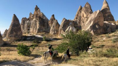 Goreme: Sunrise Horse Riding Excursion - The 1.5-Hour Flow: Pickup, Safety Briefing, and Mounting Up