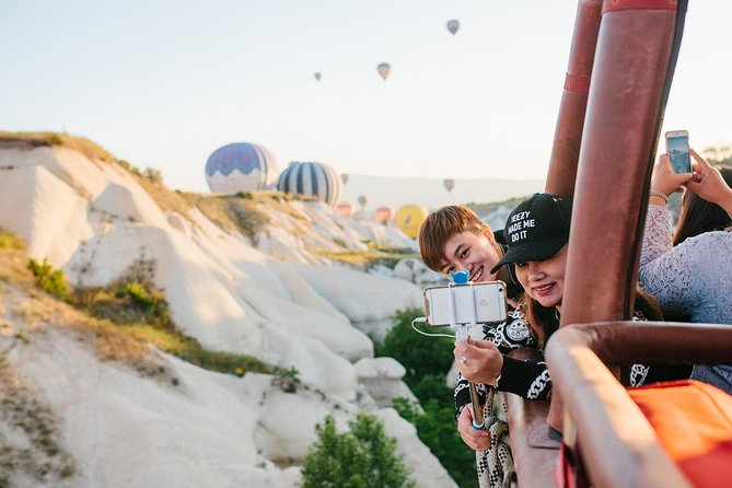 Hot Air Balloon, Best of Red and Green Guided 1-Day Tour - Why this 12-hour Red-and-Green day works