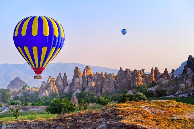Hot Air Balloon Flight Over Cappadocia - In the air: the pilot, the basket, and the rhythm of ballooning