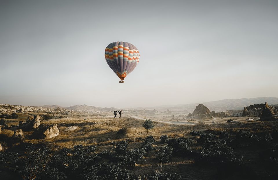 Hot air balloons in Goreme red valley - Small details that matter: weight limit, age rules, and what to pack