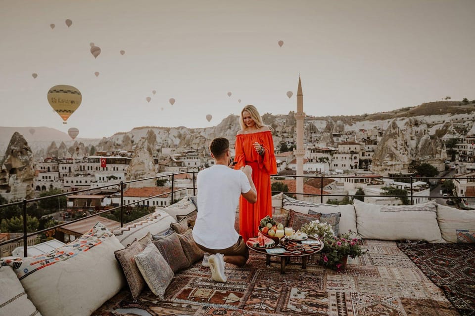 Marriage Proposal Surprise & Engagement in Cappadocia - Sunrise vs. Sunset: Choosing the Right Balloon Light