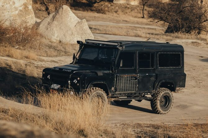 Private Jeep Safari Tour Cappadocia - Stop 2 in Ortahisar: Ortahisar Castle and Easy Photo Time