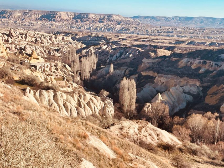 Red Tour in Cappadocia with Prof. Guide - Hotel pickup timing and how the day flows