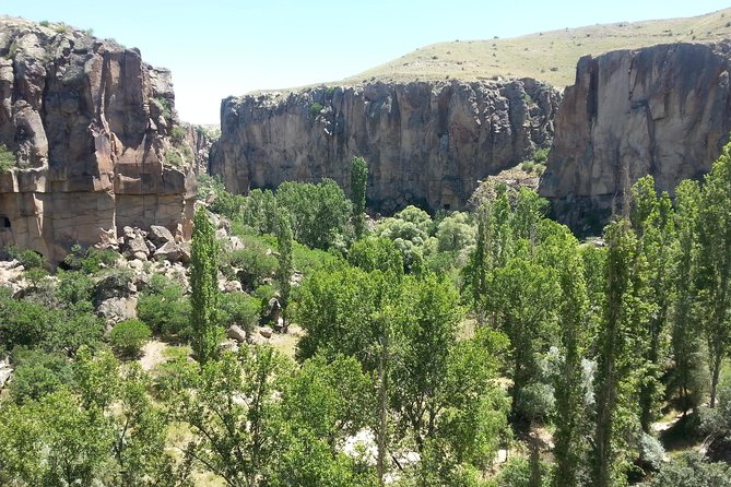 Southern Cappadocia Tour with Ihlara Canyon - Belisirma lunch on the river: 3 courses, pottery-style cooking, and shade