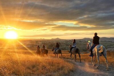 Sunset Horse Back Riding tour - Beginner-Friendly Control: How the Staff Helps You Stay Comfortable