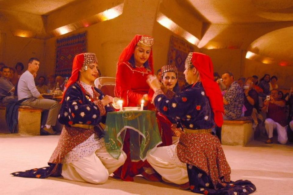 Turkish Night Show - Inside the Cave: The Setting That Changes the Mood